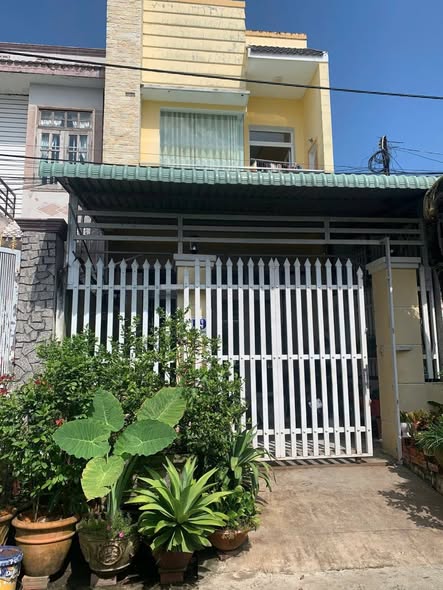 Nhà 1 trệt 1 lầu phường 9 TP Vĩnh Long, 100m² giá 2.5 tỷ - Sẵn sàng vào ở ngay!