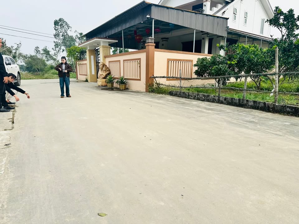 Lô đất Nghi Trung 200m² giá 2.2 tỷ - Đầu tư sinh lời ngay!