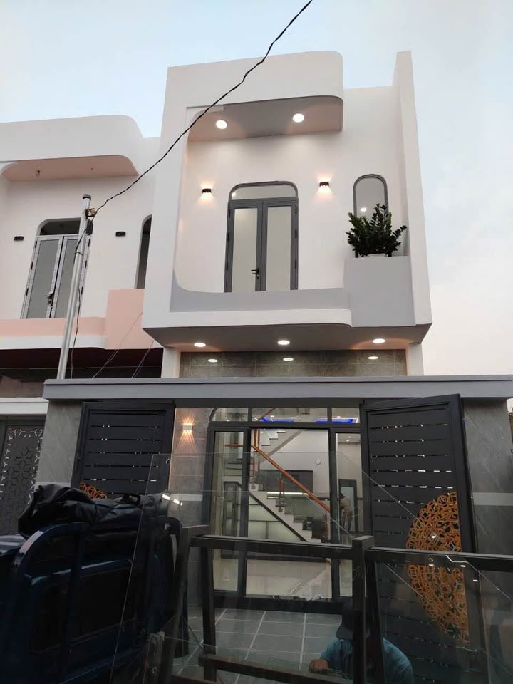 Nhà riêng Phường Thái Hòa, Tân Uyên, 76m² giá 2.8 tỷ - Sân xe hơi hiếm có!