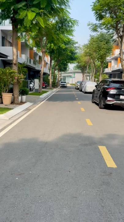 Nhà phố Lovera Premier Bình Chánh 75m² giá 8 tỷ - Căn góc sân vườn view công viên!