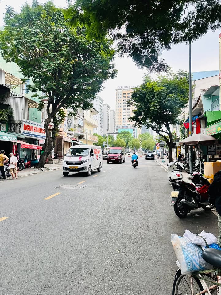 Nhà mặt tiền Nguyễn Cảnh Chân, Quận 1, 33m², giá 13.9 tỷ - Kinh doanh đỉnh cao!