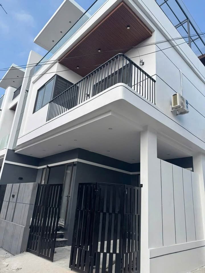 Nhà 2,5 tầng Đường Thăng Long, 72m² giá 4 tỷ - Thiết kế hiện đại, sẵn sàng đón Tết!