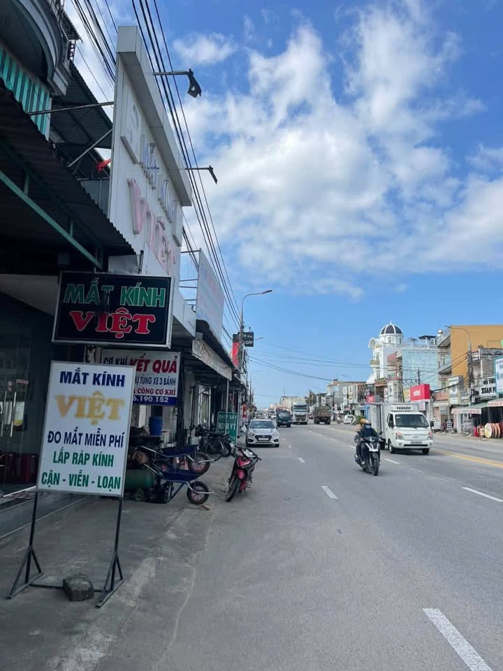 Nhà mặt tiền Quốc lộ 1A Châu Ổ, Bình Sơn 100m² giá 5 tỷ - Khu buôn bán sầm uất!