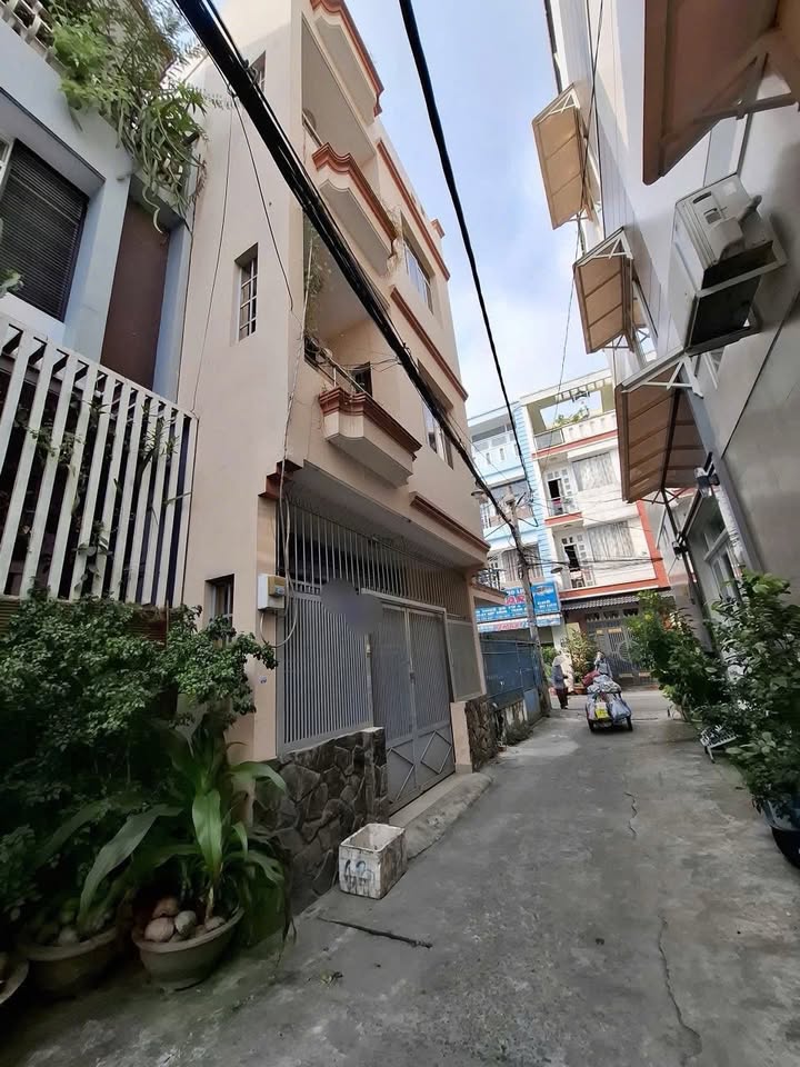 Nhà 4 tầng tại Quận Tân Phú 55m² giá 6.8 tỷ - Hẻm thông thoáng xe hơi tận cửa!