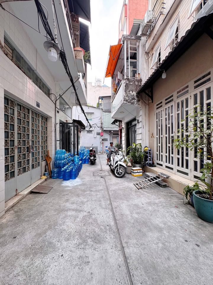 Nhà đẹp 5 tầng tại Quận 3, 27m² giá 7.45 tỷ - An ninh, tiện nghi đầy đủ!