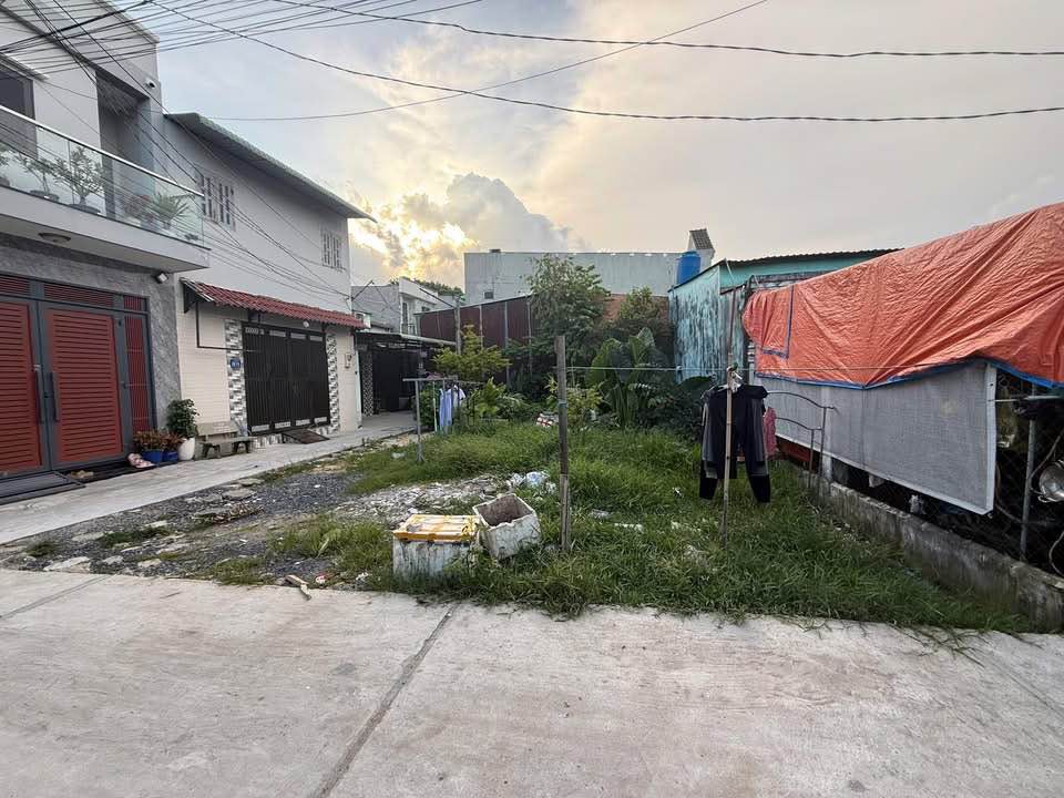 Đất thổ cư 110m² tại Xã Thới Tam Thôn - Sổ hồng riêng, giá chỉ 3.55 tỷ!