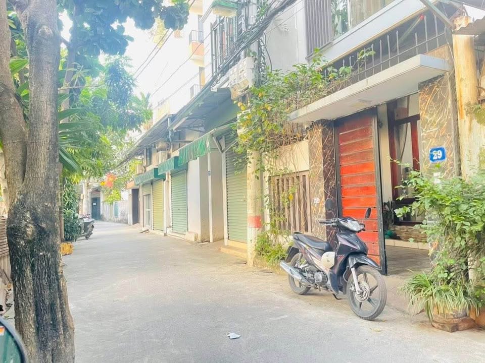 Nhà phố Lĩnh Nam 30m² giá 6.5 tỷ - Đầy đủ công năng, oto đỗ cửa