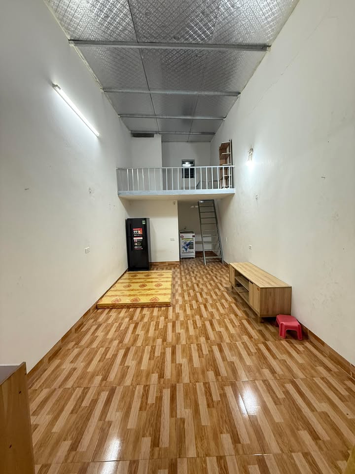 Phòng cho thuê Trần Hưng Đạo Hạ Long 25m² - An ninh yên tĩnh, giá chỉ 2,5 triệu!