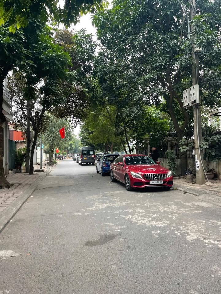 Đất nền Phúc Lợi, Long Biên 40m² giá 12 tỷ - Kinh doanh đắc địa gần hồ!