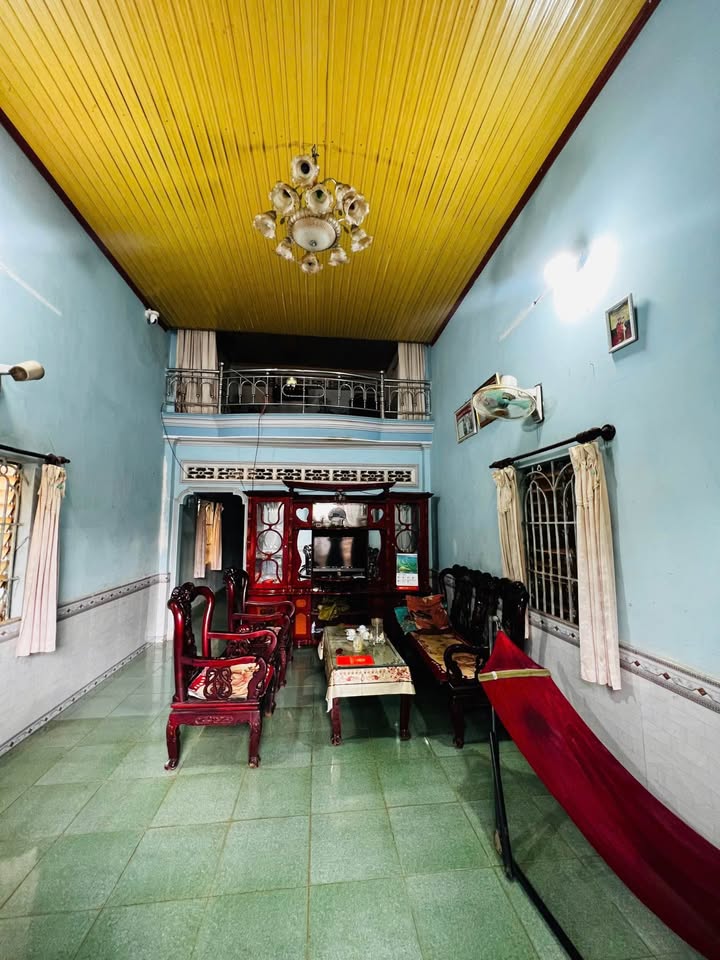 Nhà cấp 4 tại Ea Drăng, Đắk Lắk 222m² giá 2.25 tỷ - Cơ hội tốt cho gia đình!