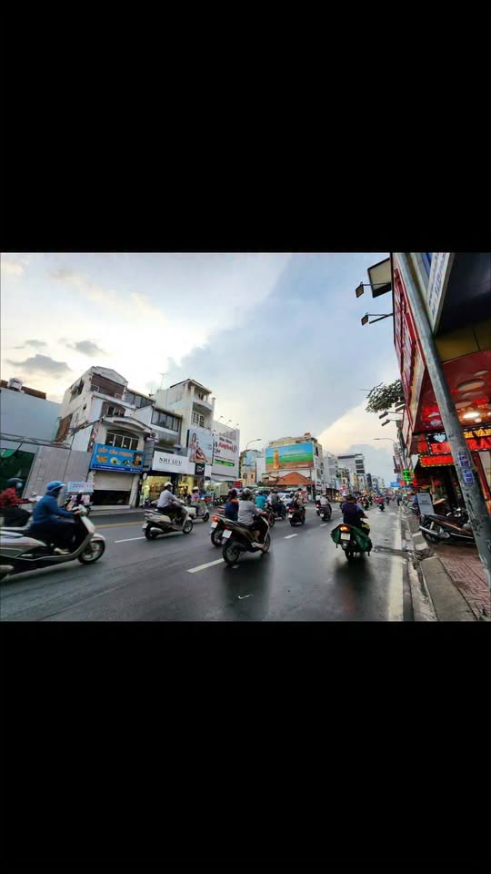 Đất mặt tiền Phú Nhuận 297m² giá 105 tỷ - Cơ hội đầu tư sinh lời!