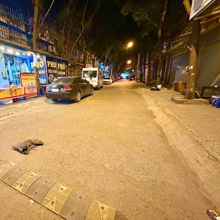 Nhà mặt phố Mai Dịch, Cầu Giấy 46m² giá 21 tỷ - Kinh doanh thuận lợi!