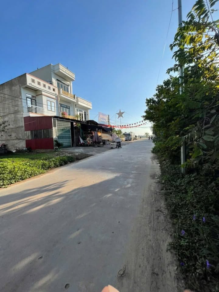 Bán gấp FrontHouse tại Trục trường mầm non Vôi 2, Yên Dũng, 90m² - Đầu tư thông minh!