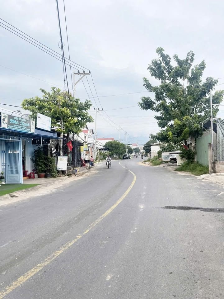 Nhà cấp 4 Phong Nẫm 100m² giá 1.4 tỷ - Sẵn sàng vào ở ngay!