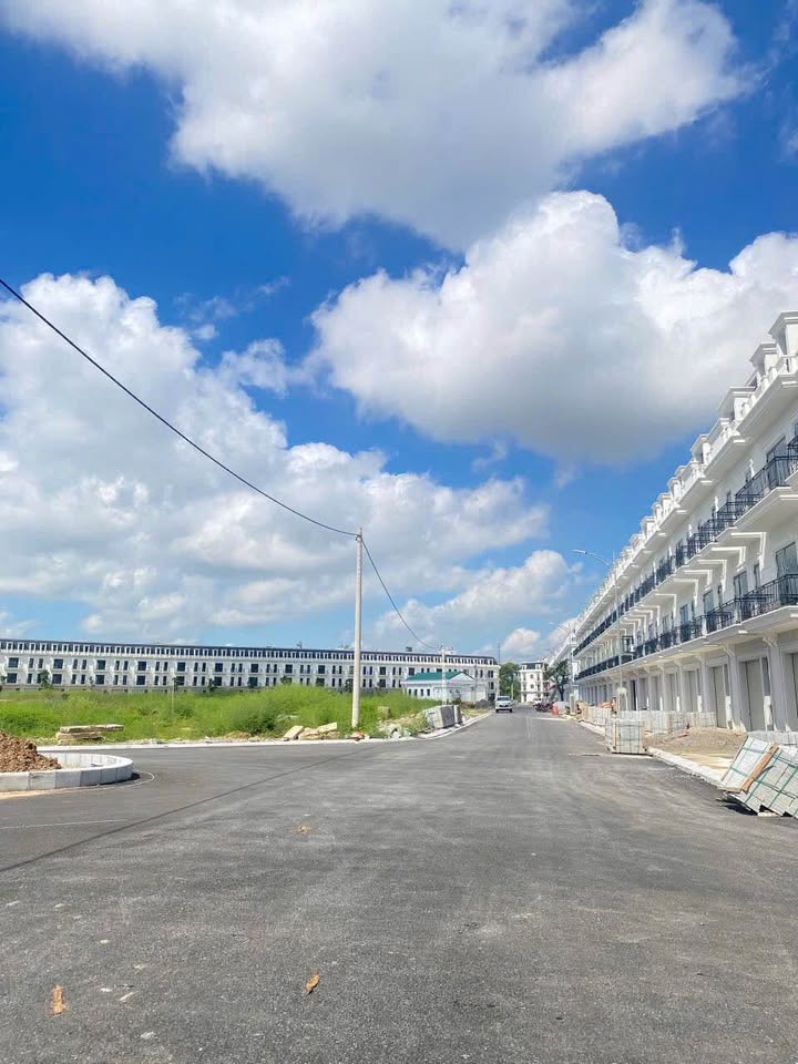 FrontHouse MB Hồ Sen 90m² giá 7.5 tỷ - Sẵn nhà 4 tầng xây thô