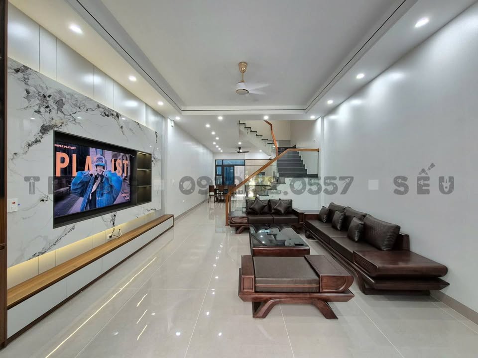 Nhà phố Phường Quảng Cư 100m² giá thỏa thuận - Sẵn sàng vào ở ngay!