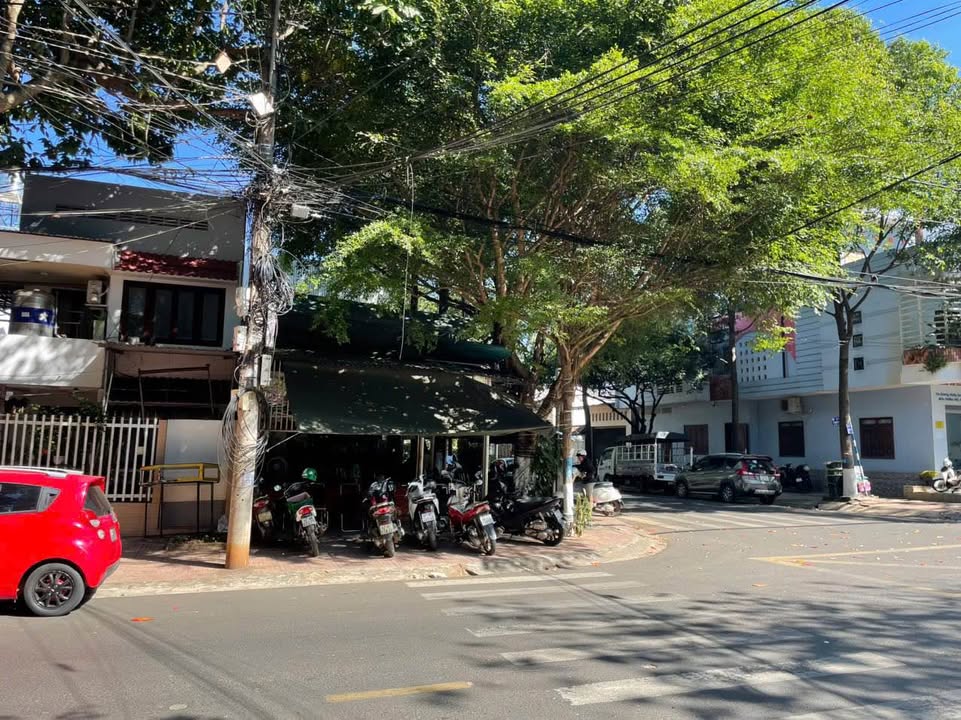 FrontHouse 188 Trần Phú, Đông Hòa, 79m² giá 15.3 tỷ - Đang cho thuê 13 triệu/tháng!