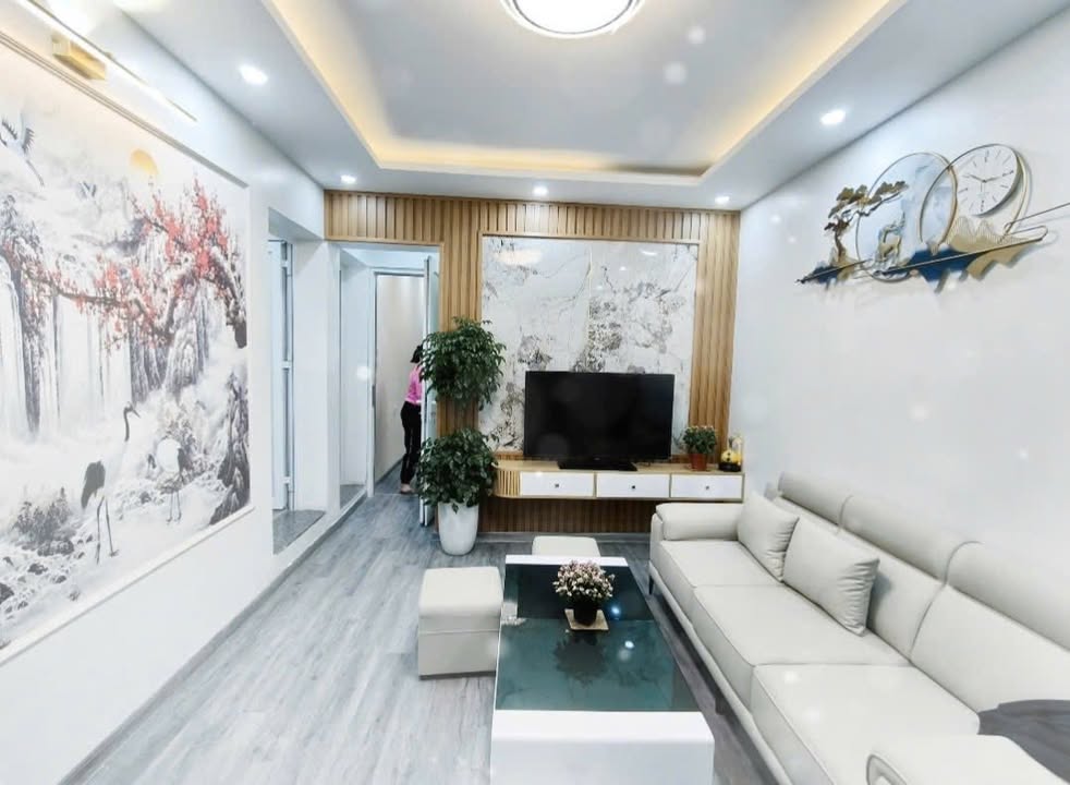 Nhà phố 6 tầng Văn Tiến Dũng 32m² giá 8.7 tỷ - Thang máy ô tô vào tận nhà!