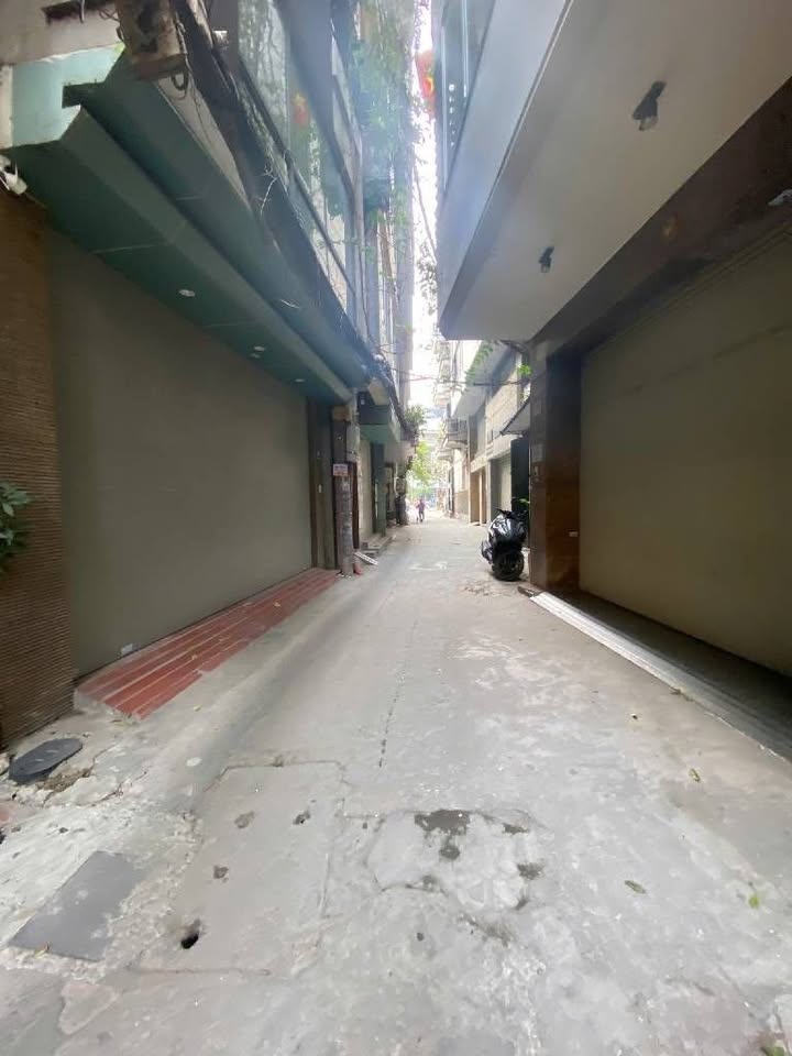 Nhà riêng phố Hào Nam, Quận Đống Đa 95m² - Gara ô tô, khu VIP đón Tết!