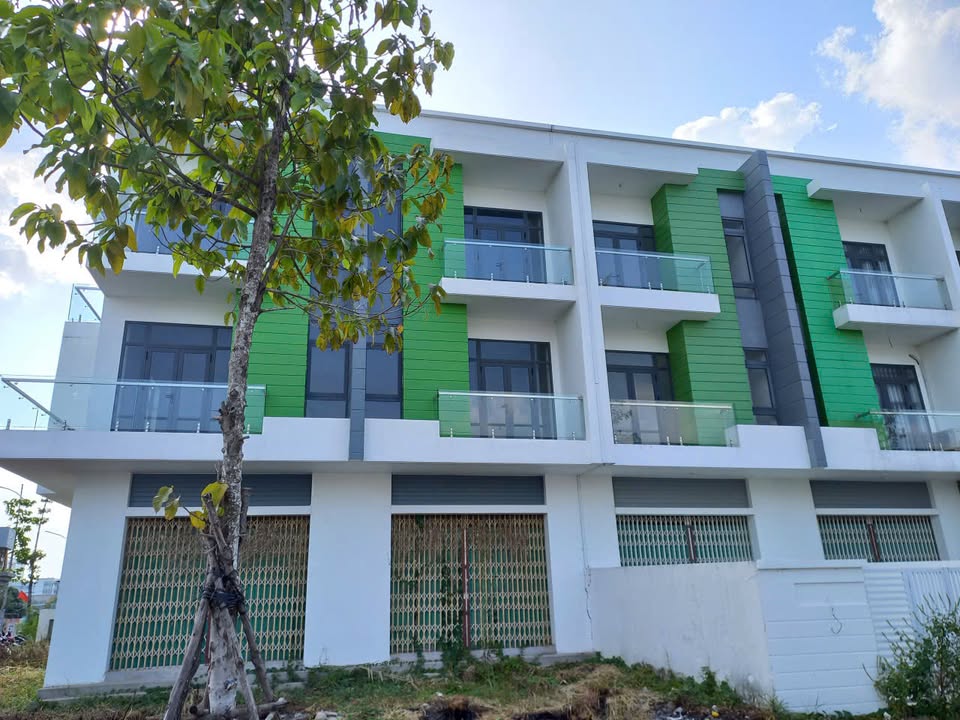 Nhà phố 2 tầng thô KDC Nam An Hòa, Rạch Giá, 125m² - Giá bán 4.1 tỷ hấp dẫn!