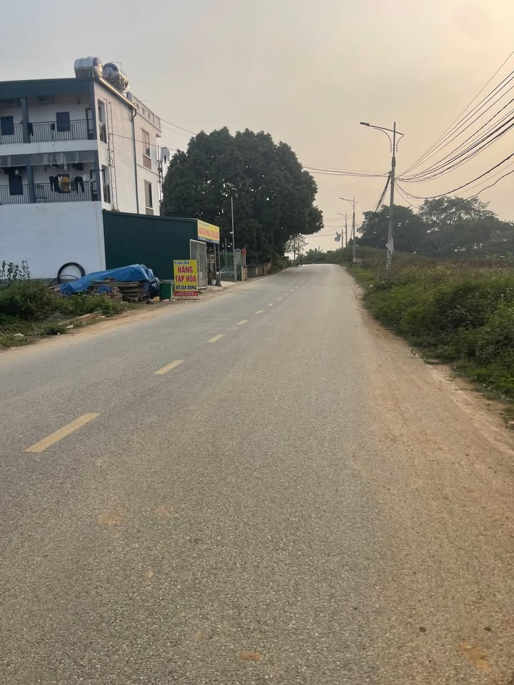 Đất nền Hạ Hòa 100m² giá 2.3 tỷ - Vị trí đẹp, kinh doanh nhộn nhịp!