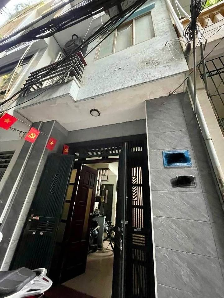 Nhà riêng Huỳnh Thúc Kháng 35m² giá 11 tỷ - Đường ô tô tránh, nhà thoáng mát!