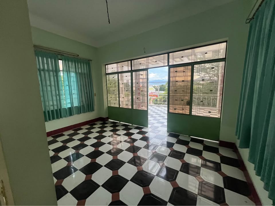 Nhà mặt tiền Đường Thống Nhất, Phan Rang 1 phòng ngủ - Kinh doanh ăn uống tiện lợi!