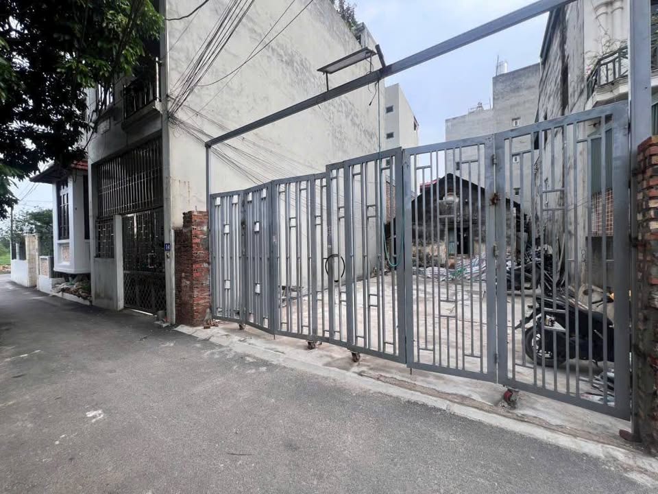 Đất nền Trâu Quỳ, Gia Lâm 200m² giá 22.8 tỷ - Vị trí đắc địa cho mọi nhu cầu!