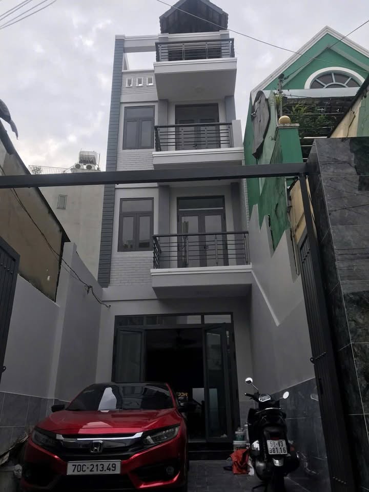 Nhà phố Thủ Đức 96m² giá 7 tỷ - Chính chủ, hẻm xe hơi rộng rãi!