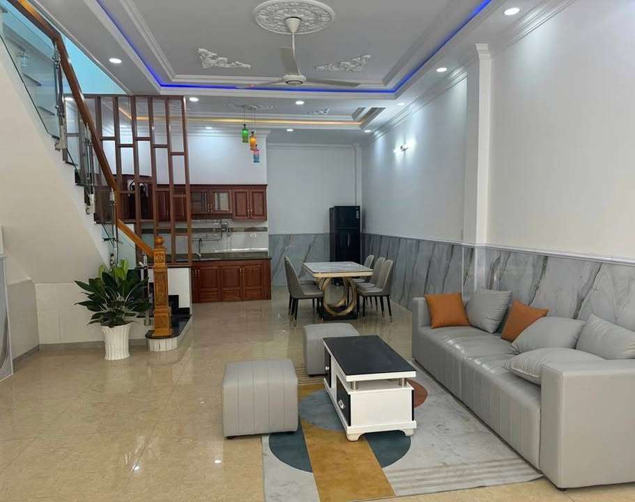 Nhà mặt tiền Bình Chuẩn, Thuận An 90m² giá 4.2 tỷ - Kinh doanh hiệu quả!