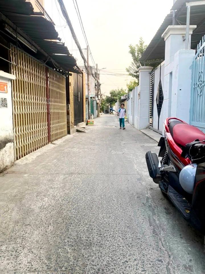 Nhà phố Tân Thuận Tây, Quận 7, 45m² giá 4.95 tỷ - Sổ riêng, khu dân cư hiện hữu!