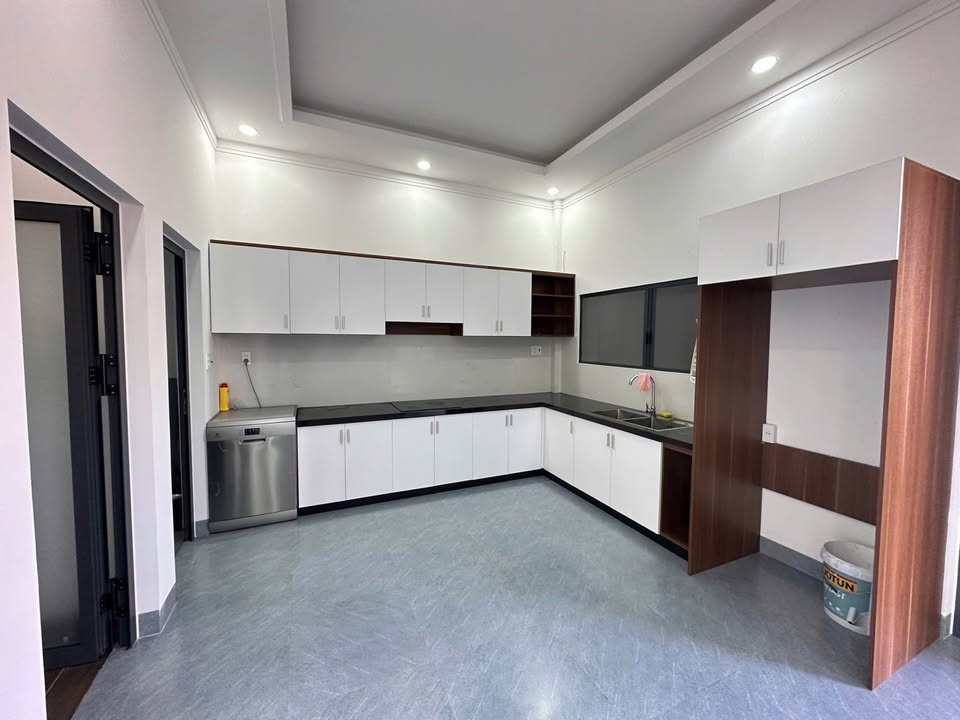 Nhà 2 mặt tiền hẻm Lê Thị Hồng Gấm Quận 1, diện tích 84m² - Gần trung tâm thành phố!