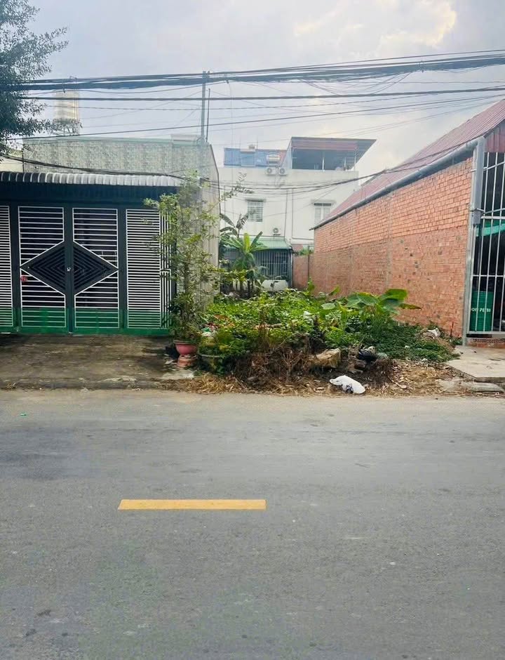 Bán đất mặt tiền trục chính khu dân cư Hoàng Hảo, Vĩnh Long, 124,8m² - Kinh doanh lý tưởng!