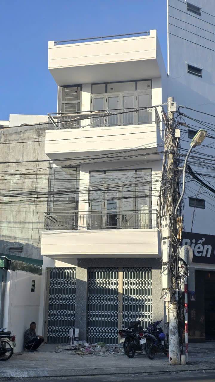 Nhà mặt tiền kinh doanh 3 tầng tại Nha Trang 121m² giá 15.5 tỷ - Đầu tư sinh lời ngay!