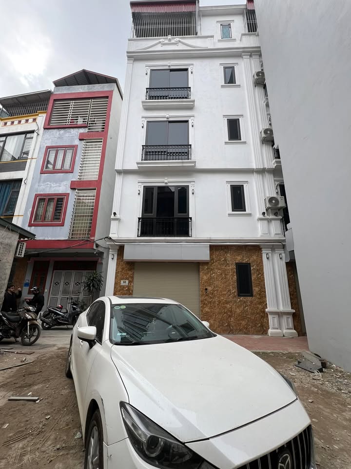 Townhouse 5 tầng tại Park City, 35m² giá 9 tỷ - Mặt tiền rộng rãi, thang máy tiện lợi!