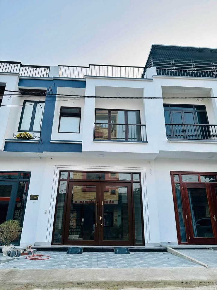 Nhà 2,5 tầng Duyên Hải Lào Cai 97m² giá 2.82 tỷ - Chỉ việc dọn vào ở ngay!