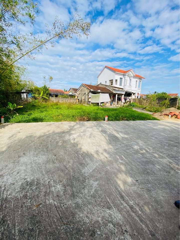 Đất kiệt ô tô Vân Thê, Thanh Thuỷ, Huế 100m² giá 980 triệu - Vị trí đắc địa gần kênh sinh thái!