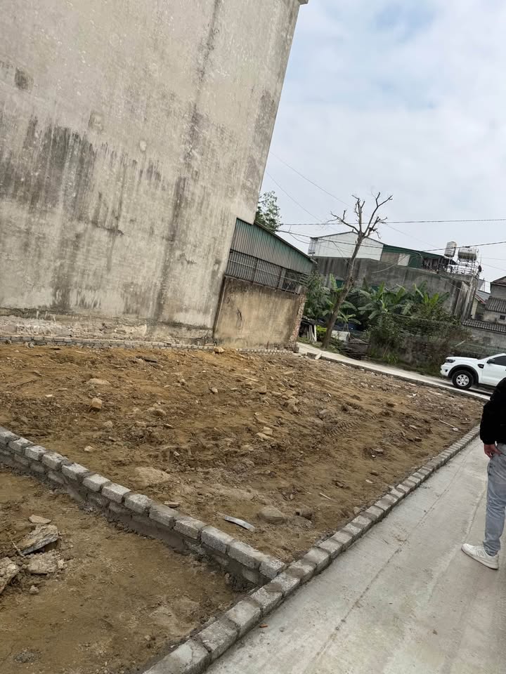 Đất nền đẹp tại đường Nguyễn Chí Thanh, TP. Vinh, 83m² - Giá chỉ 3.95 tỷ!