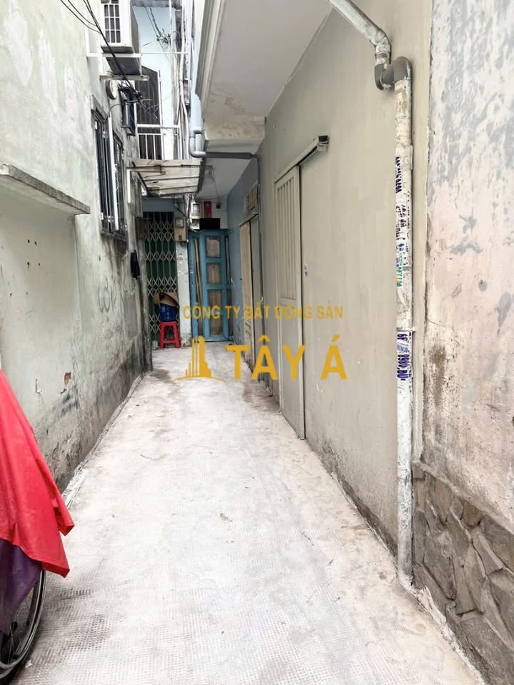 Nhà bán giá tốt tại Bùi Thế Mỹ, Tân Bình 16m² - Hướng Nam, sẵn sàng vào ở!