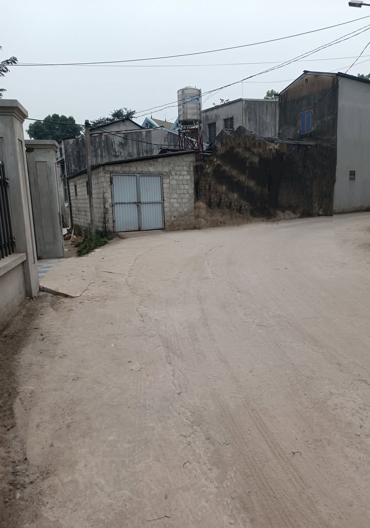 Nhà bán gần trường Tiên Hội, 192m² giá 1 tỷ - Sẵn sàng ở ngay!