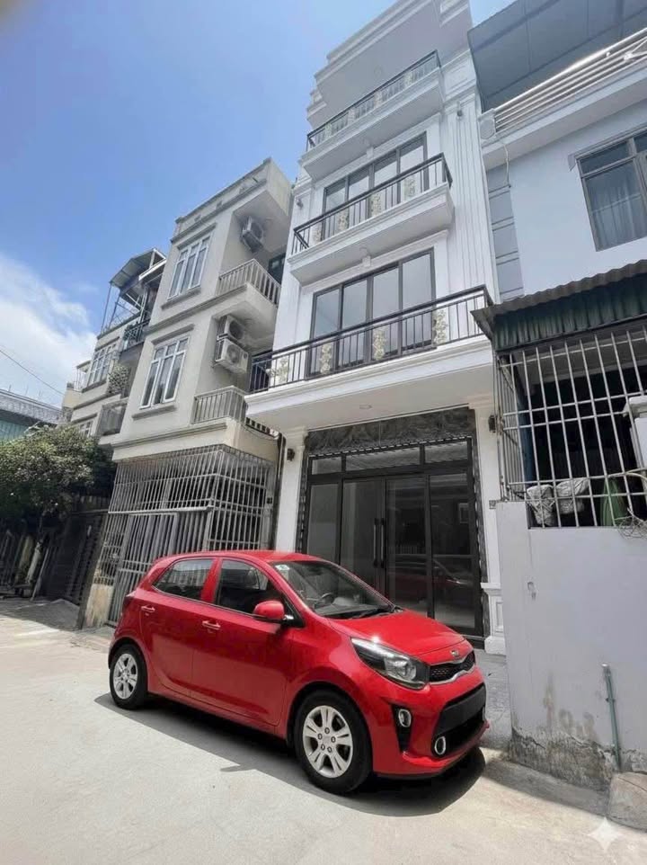 Nhà 4 tầng chính chủ phố Mùng 8 Tháng 8, 54.5m² giá chỉ 3.75 tỷ - Đường ô tô vào tận nơi!