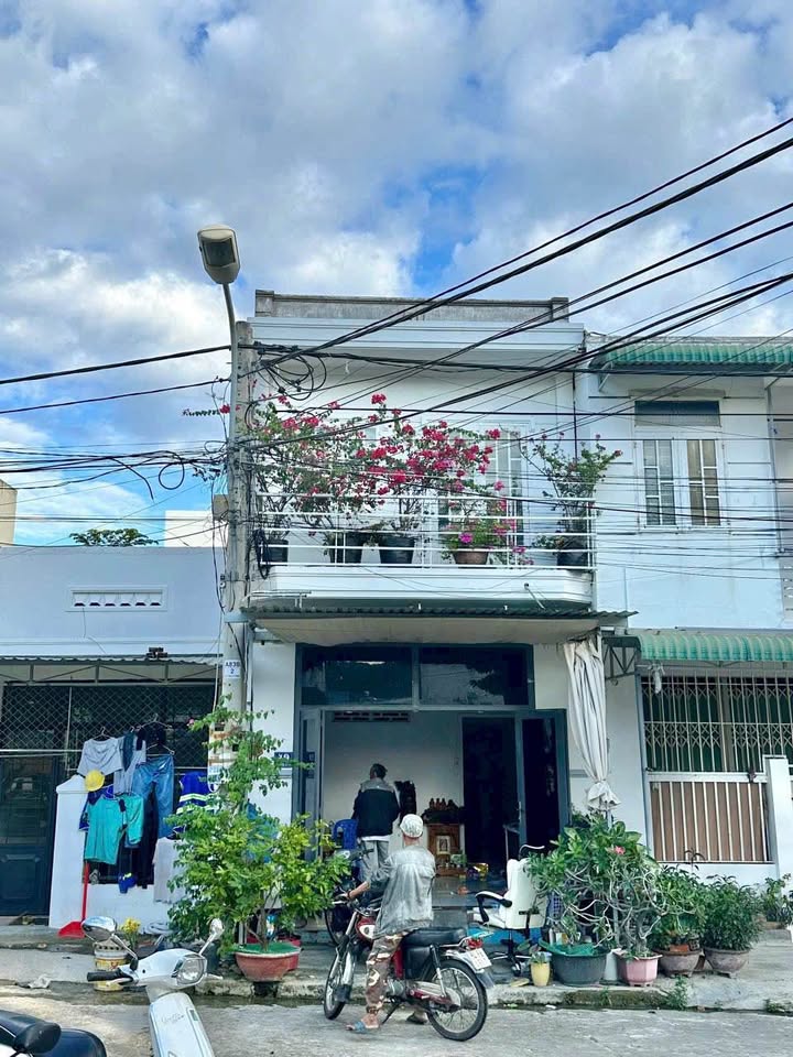 Nhà 2 tầng Khu dân cư Hòn Xện - Bắc Nha Trang 60m² giá 4,2 tỷ - Gần biển, tiện ích đầy đủ!
