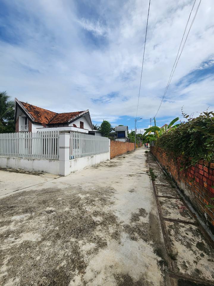 Đất Ninh Xuân, Ninh Hòa 440m² giá 1.75 tỷ - Sổ hồng chính chủ, tiện ích đầy đủ!