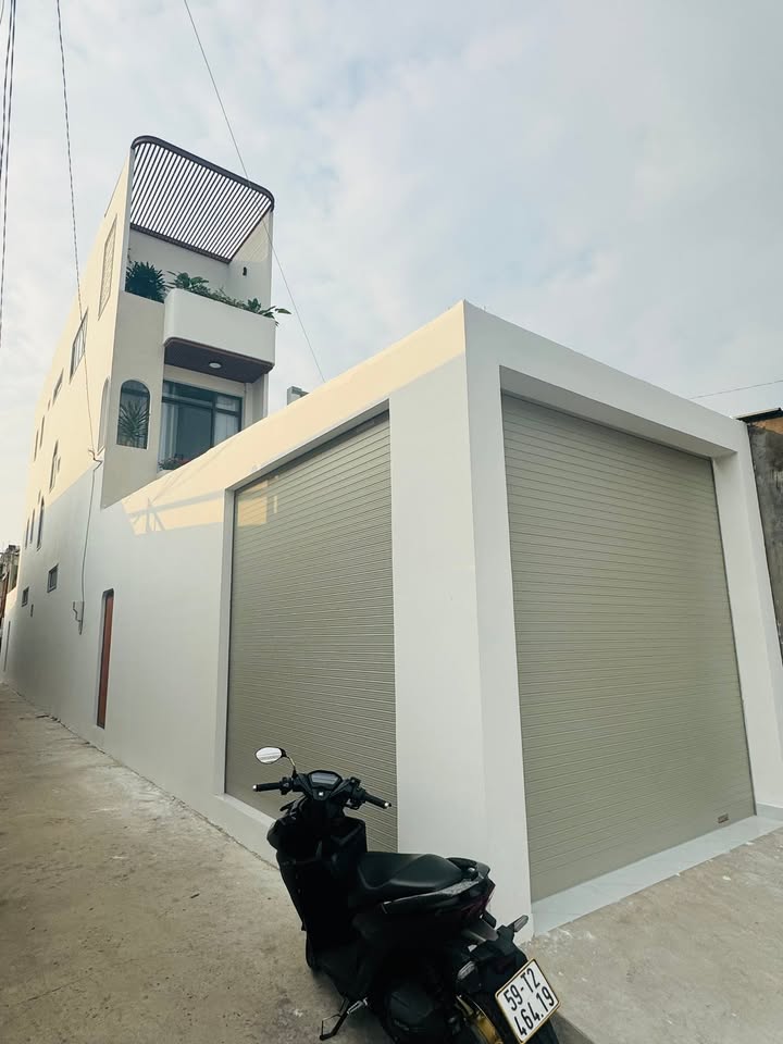 Nhà mặt tiền Phạm Văn Sáng, Xã Bà Điểm, 187m² giá 7.9 tỷ - Kinh doanh thuận lợi!