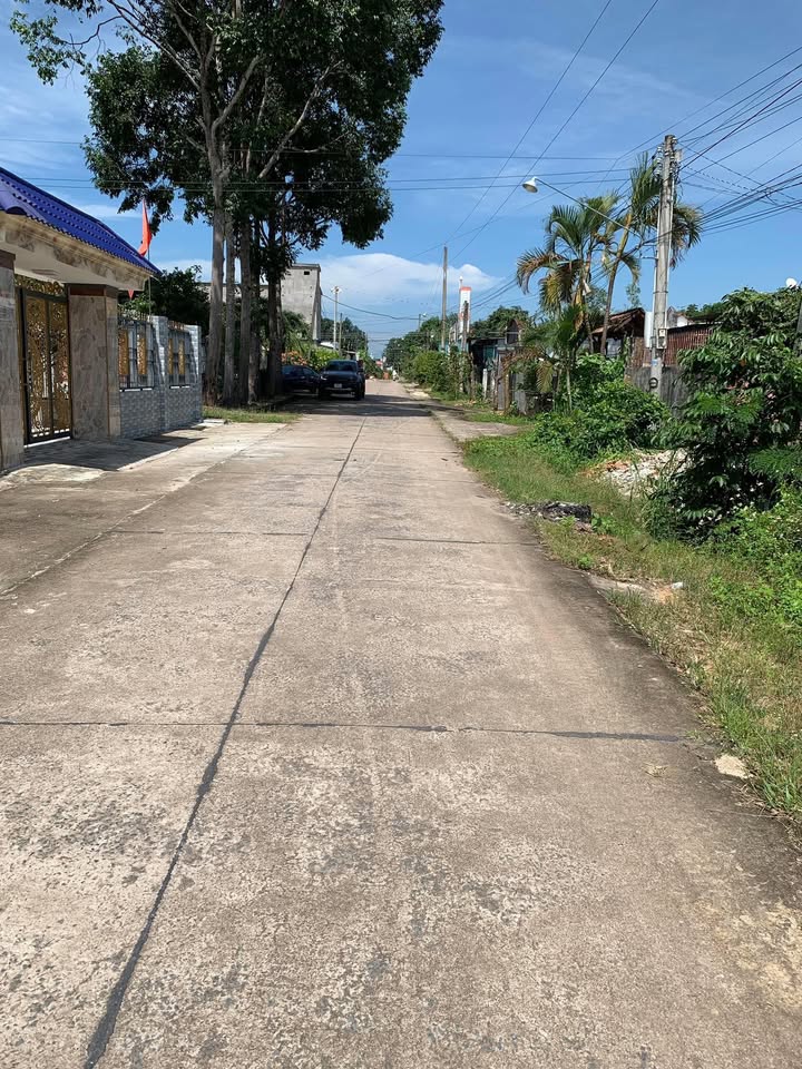 Đất nền Thị trấn Đức Tài 245m² giá 29.4 tỷ - Khu dân cư đông đúc!