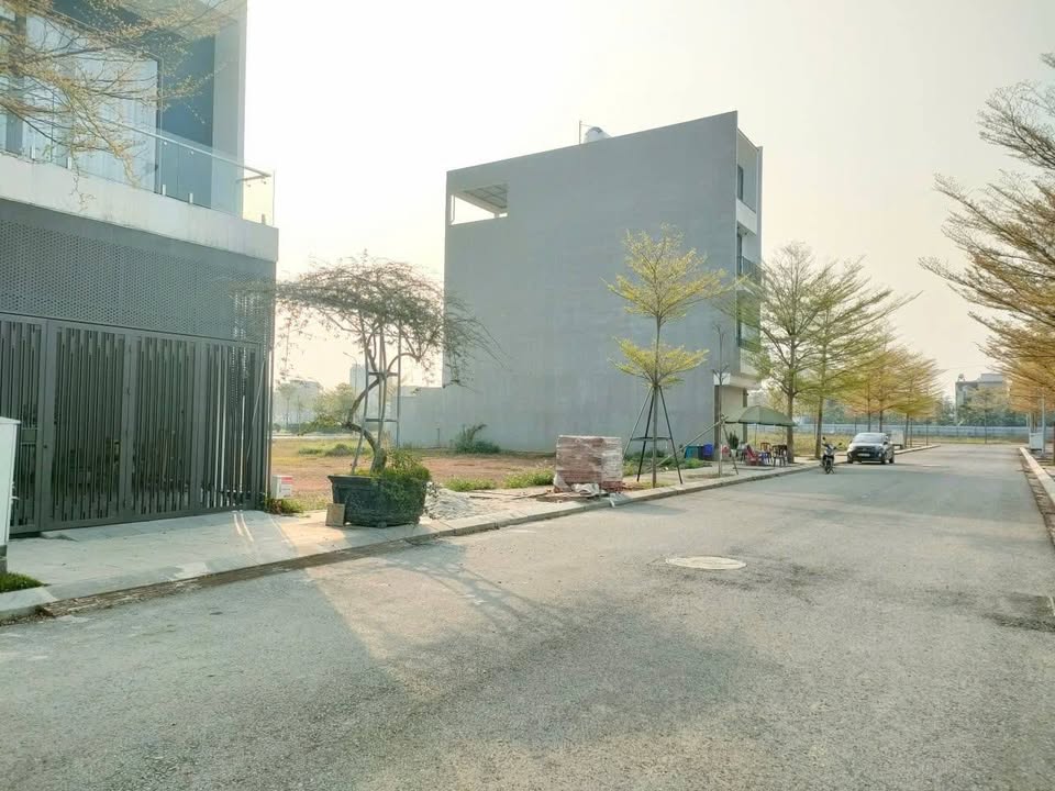 Đất nền Vĩnh Yên Center City 100m² giá 3 tỷ - Sổ đỏ chính chủ, cần bán gấp!