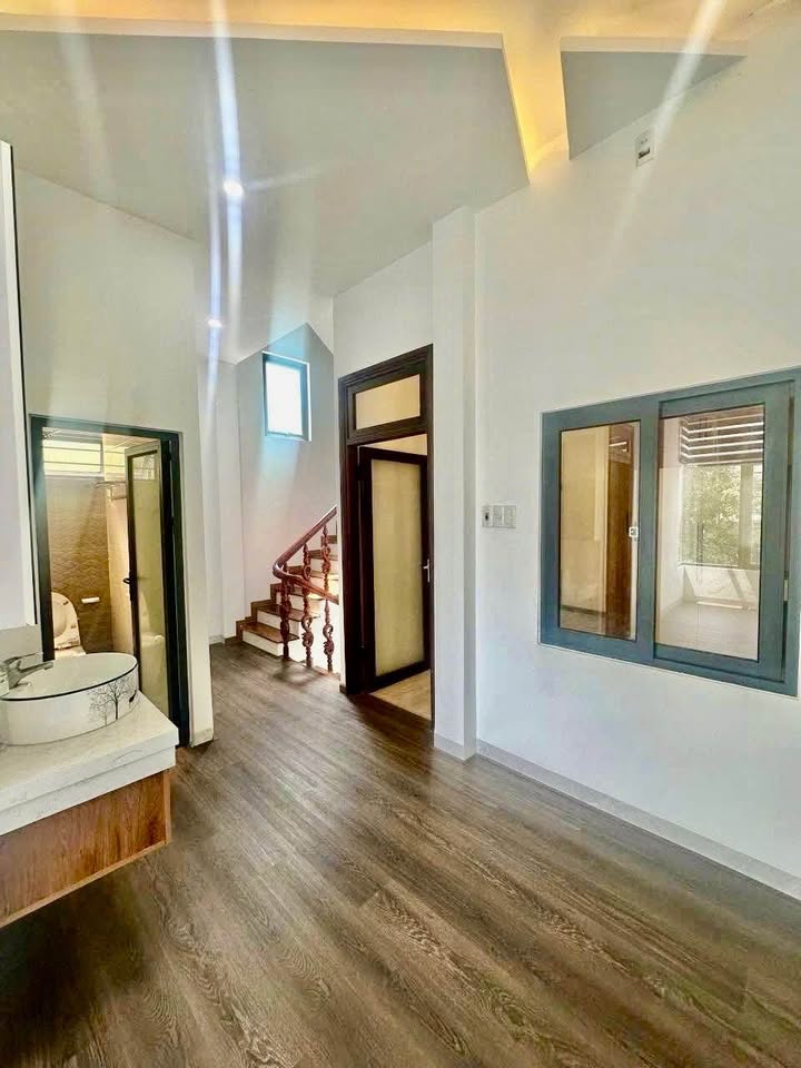 Nhà mặt tiền kinh doanh Trần Thái Tông, 60m² giá 5 tỷ - Đầu tư sinh lời ngay!