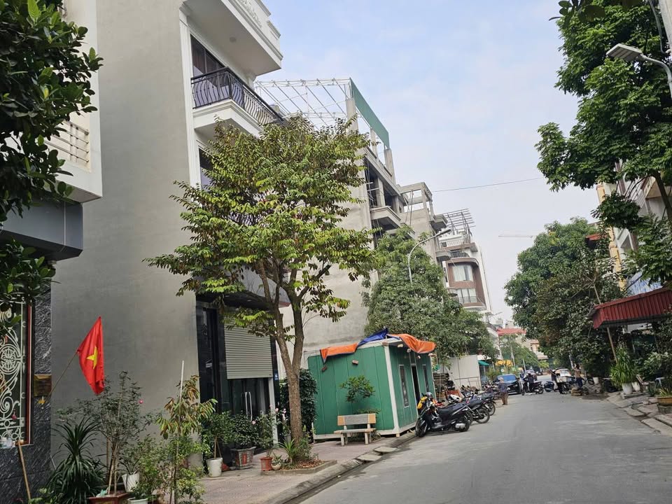 Nhà 2.5 tầng đường Lý Anh Tông, 73m² giá 10 tỷ - Sẵn sàng vào ở ngay!