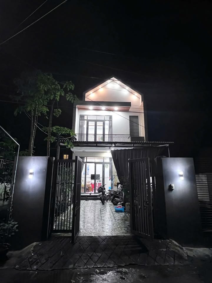 Nhà 2 tầng 3 mặt tiền Quế Sơn, 108m² giá 2.35 tỷ - Cơ hội hiếm có!