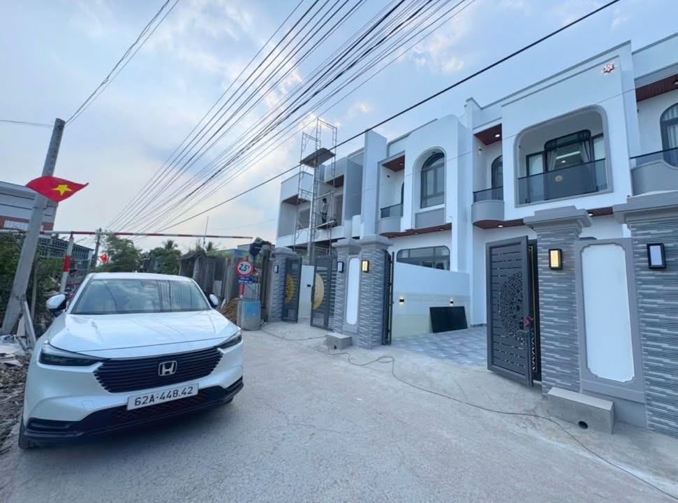 Nhà phố Bình Chánh 103m² giá 2.9 tỷ - Đối diện hành chính công